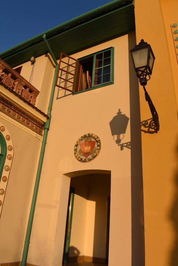 Zsolnay Negyed Vendeghaza Aparthotel Pecs Exterior photo